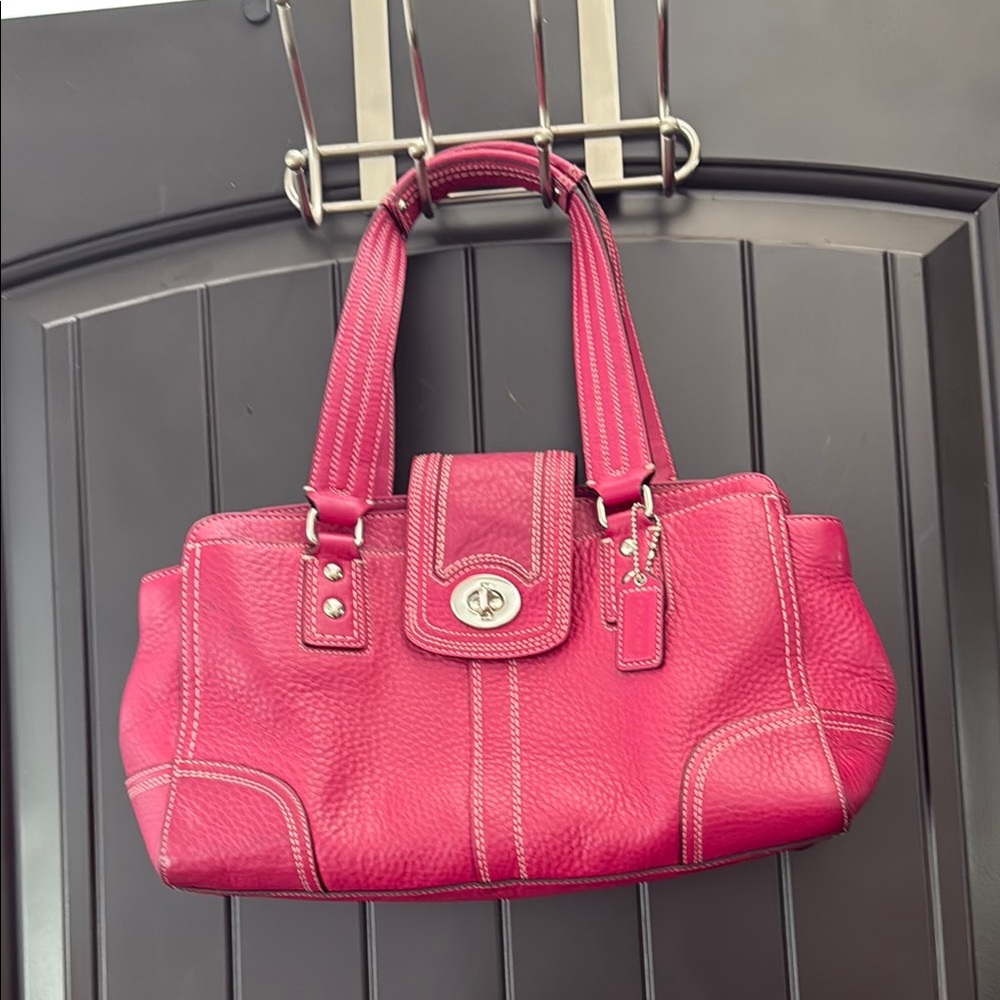 Coach Hampton Turn Lock Pink Leather Hand Bag